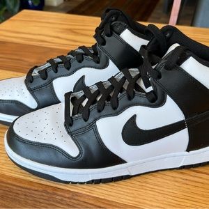 Nike Dunk-hi Panda’s worn ONCE